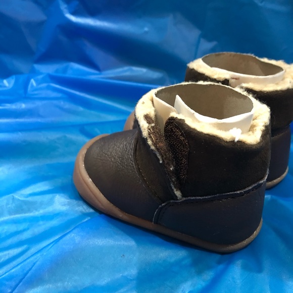 Carter’s Boots - Picture 3 of 5